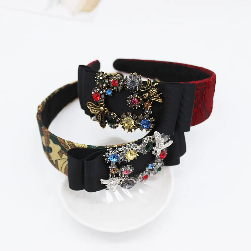 Женская повязка на голову с драгоценными камнями |