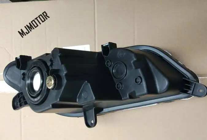 1 шт. Foglight левая/правая сторона для китайских saine ROEWE MG5 автозапчасти 30030325 /