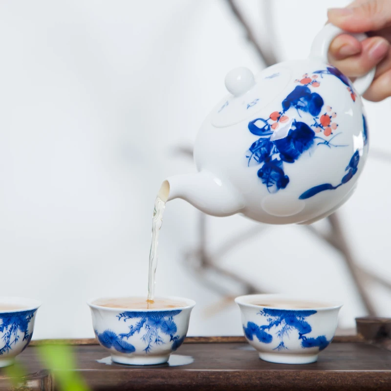 

300ml Jingdezhen Ceramic Porcelain Teapot Handle Tea Pot Handmade Underglaze Kettle Home Kung Fu Tea Set Flower Tea Pots