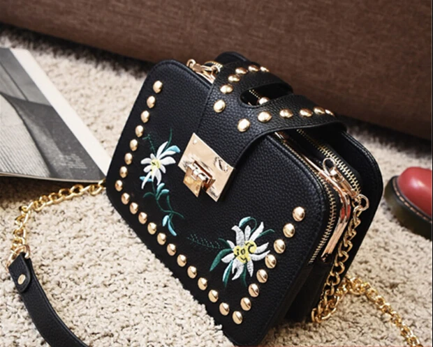 Маленькая женская сумка с вышивкой и заклёпками x9698|embroidery bag|small bagmessenger bag |