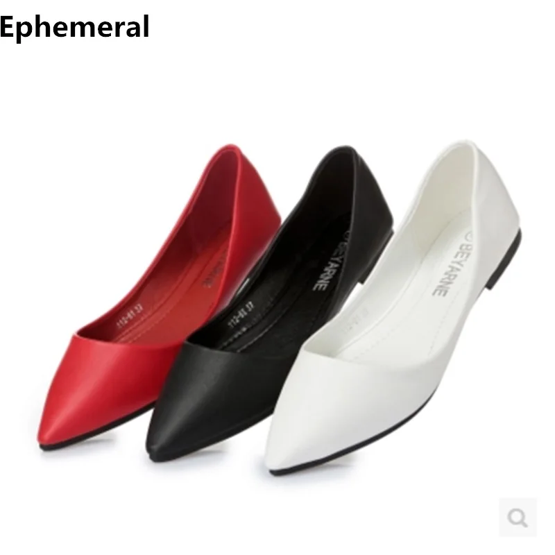 Белые красные черные туфли из мягкой кожи женские балетки на плоской подошве с