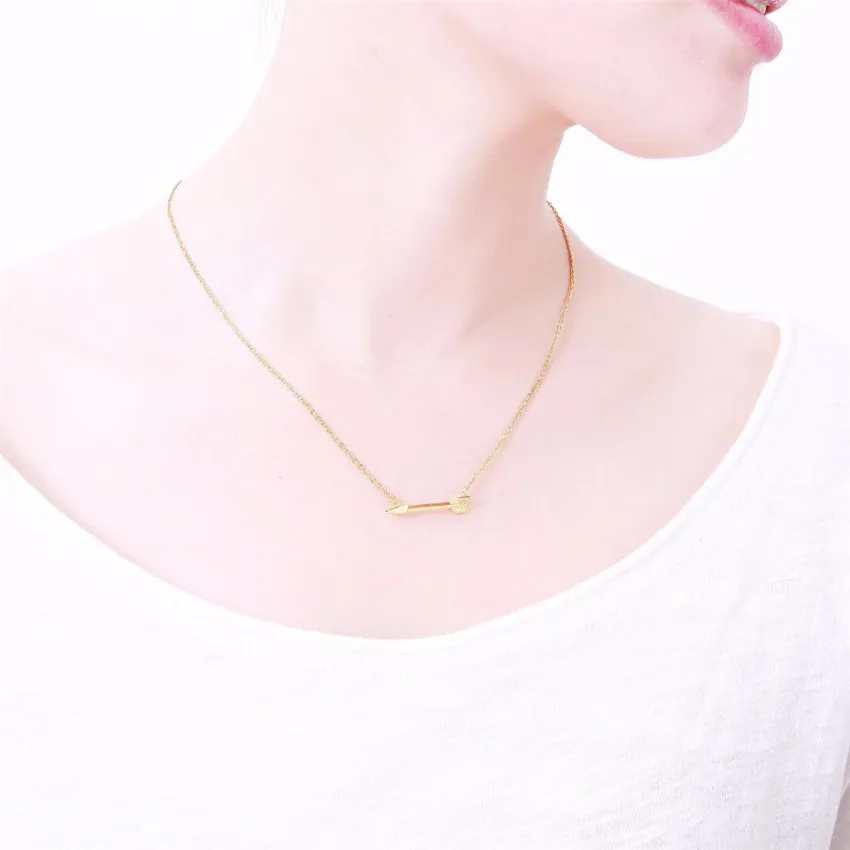 V притягивающее ожерелье макси с горизонтальной стрелкой винтажное ювелирное