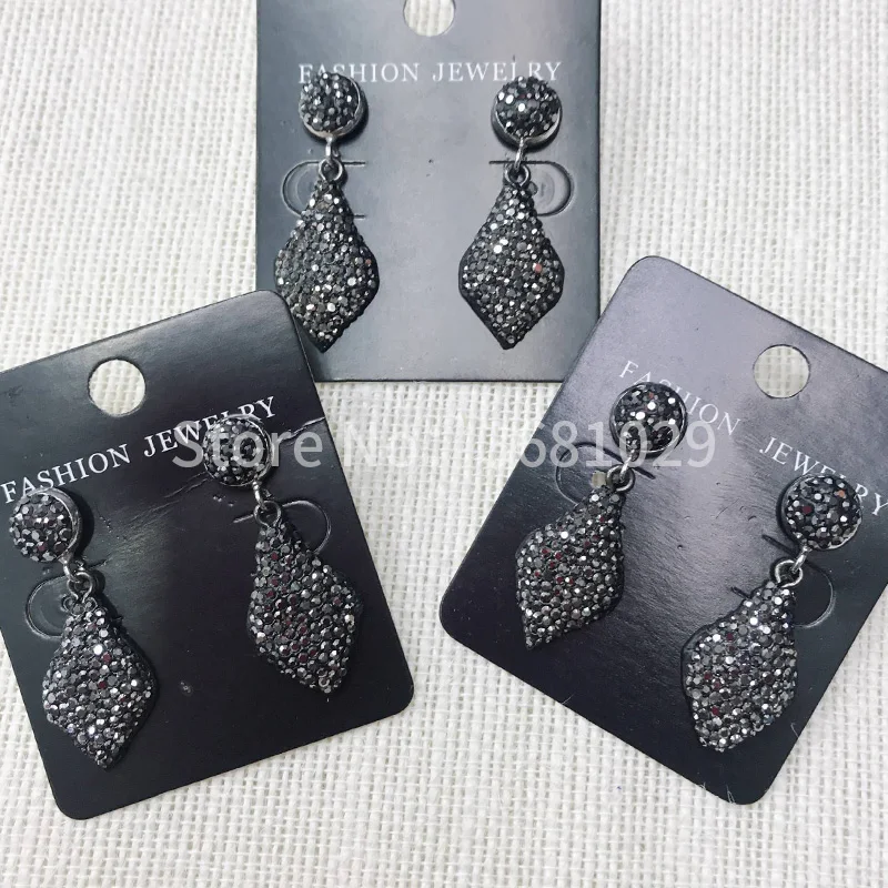 

Delicate fashionable snakeskin rhinestone earrings with beautiful drop drop earrings