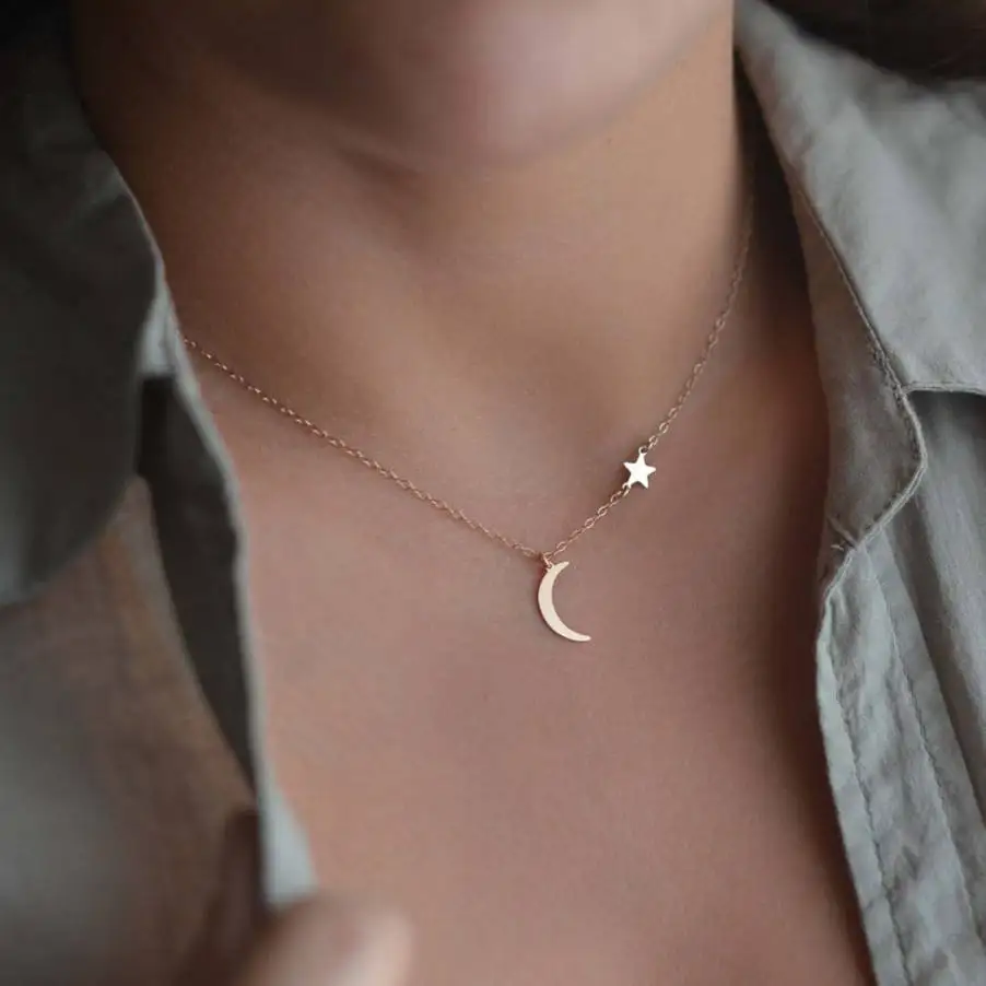 

Vintage Double Coins Pendant Necklaces For Women Engraved Man's Head & Words Alloy Metal Moon Star Necklaces Fashion Jewelry