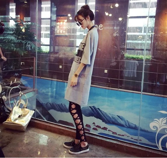 Женские черные леггинсы с высокой талией и вырезами облегающие модные