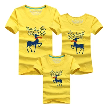 Yellow Одинаковые рождественские комплекты для семьи; футболки; много цветов; Одинаковая одежда для семьи с оленем; футболки для мамы, папы и ребенка - Цвет: Yellow