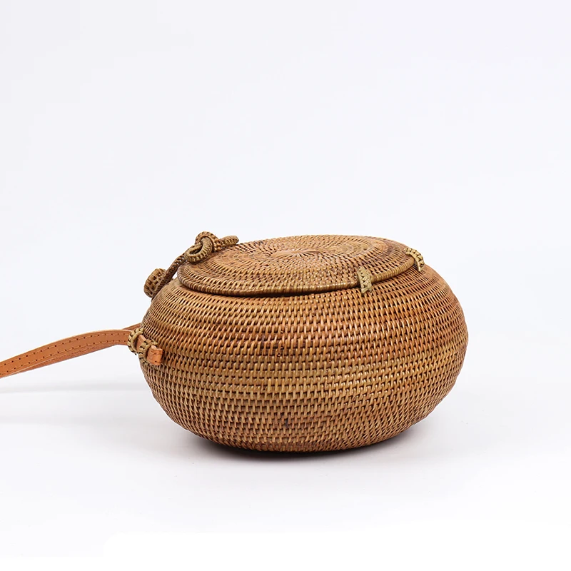 Женская круглая сумка из ротанга ARPIMALA Пляжная соломенная от известного