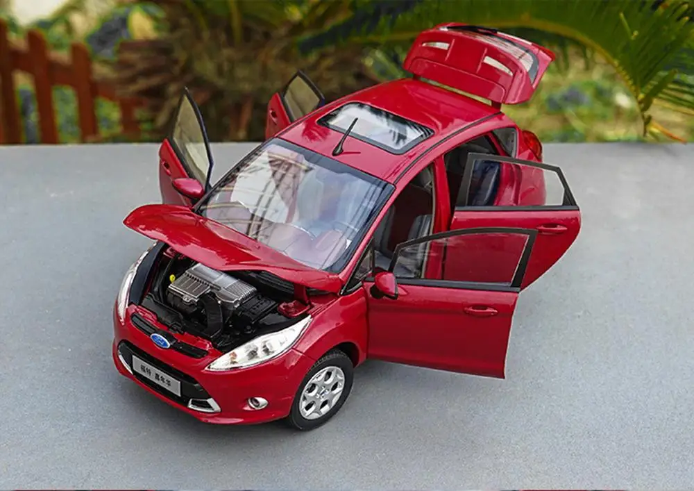1/18 весы Ford Fiesta 2011 литой модельный автомобиль игрушка Коллекция подарок