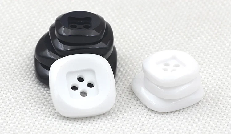 Пуговицы из смолы квадратные закругленные пуговицы для пальто черно белые