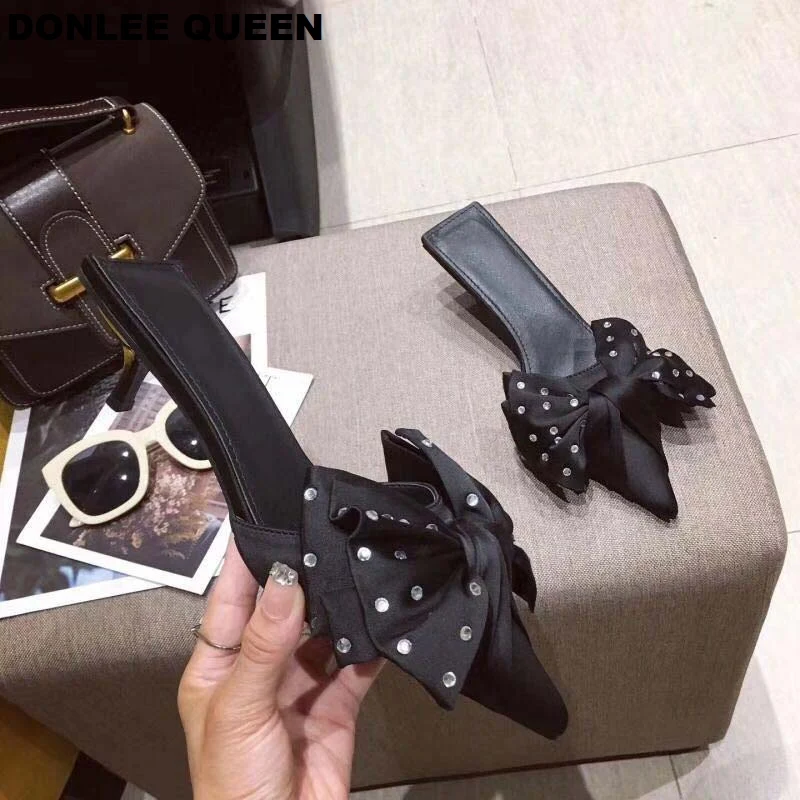 Шлепанцы DONLEE QUEEN женские на низком каблуке сланцы без застежки заостренный носок