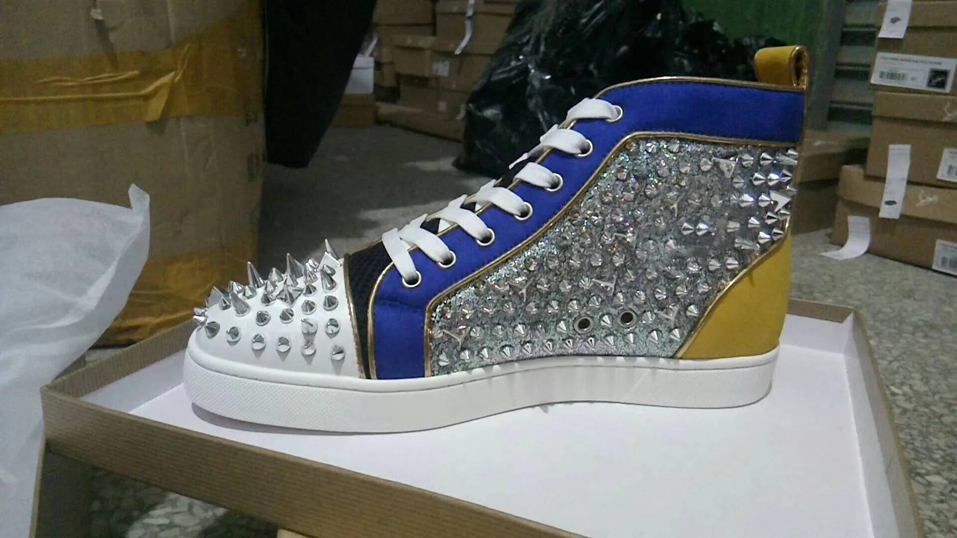 Beertola New 2019 Casual Men Shoes Mixed Color Spikes Crystal Street Style Fashion Boys Rivets Round Toe Lace Up Chaussures Male | Обувь