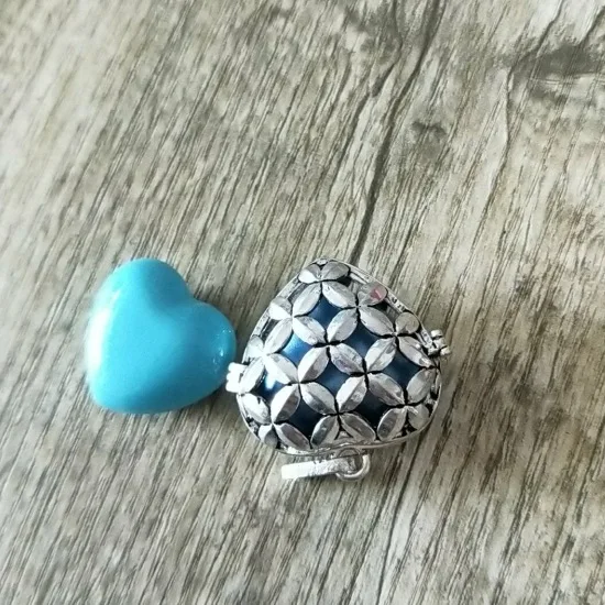 Античное серебро сердце дизайн ангел ребенок полые Колокольчик для клетки Мяч