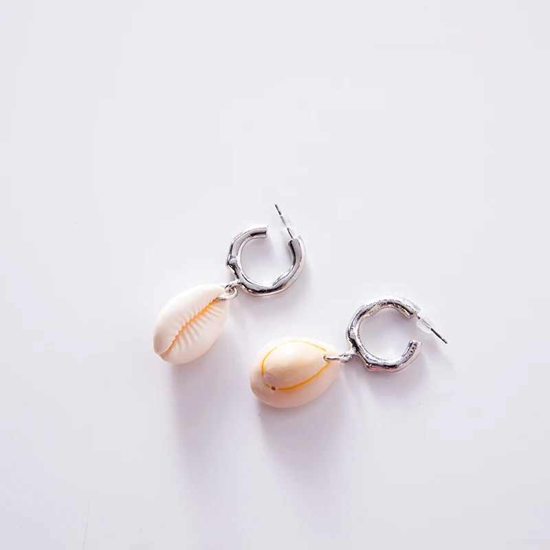 Трендовые серьги в виде морской раковины для женщин золотого и серебряного цвета
