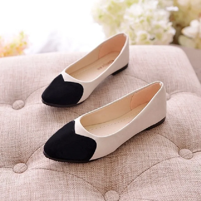 Модные красивые женские туфли на плоской подошве Цветная декоративная лодка