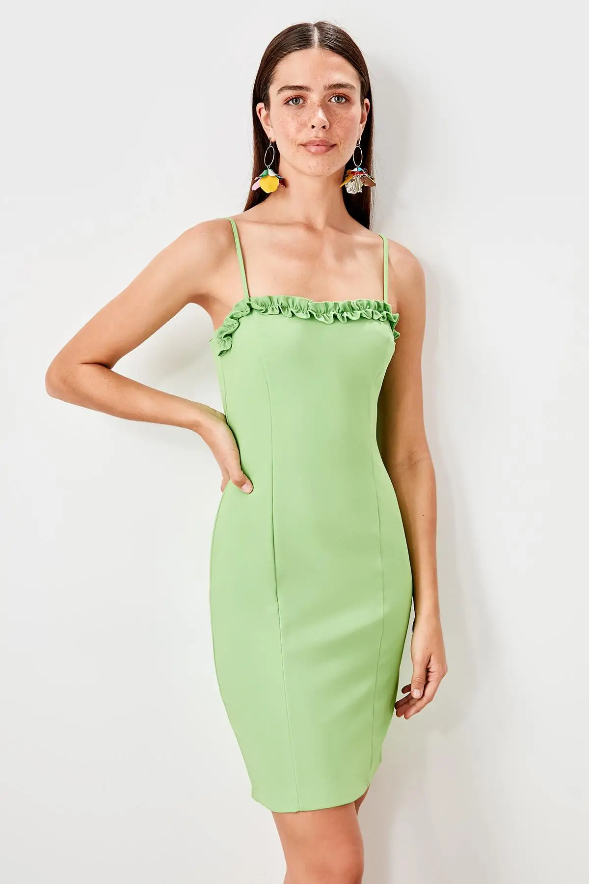 Trendyol зеленое платье на бретелях TWOSS19BB0519|Женские платья| |