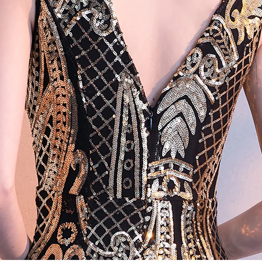 Платье с V-образным вырезом и оборками на подоле | Женская одежда