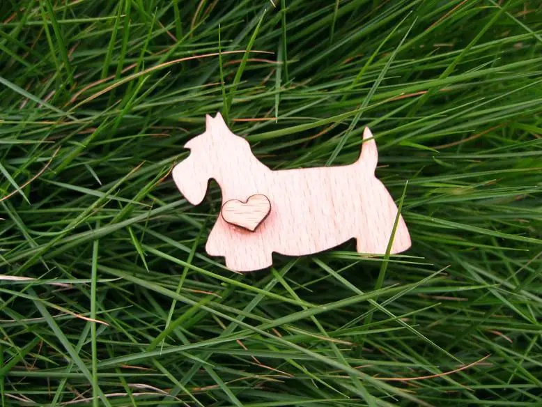 Симпатичная деревянной брошкой в форме сердца на модной собаке|shape up|brooch findingsshape |