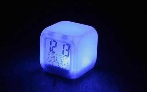 Cube Тип светодиодный 7 цветов с меняющейся подсветкой цифровой будильник
