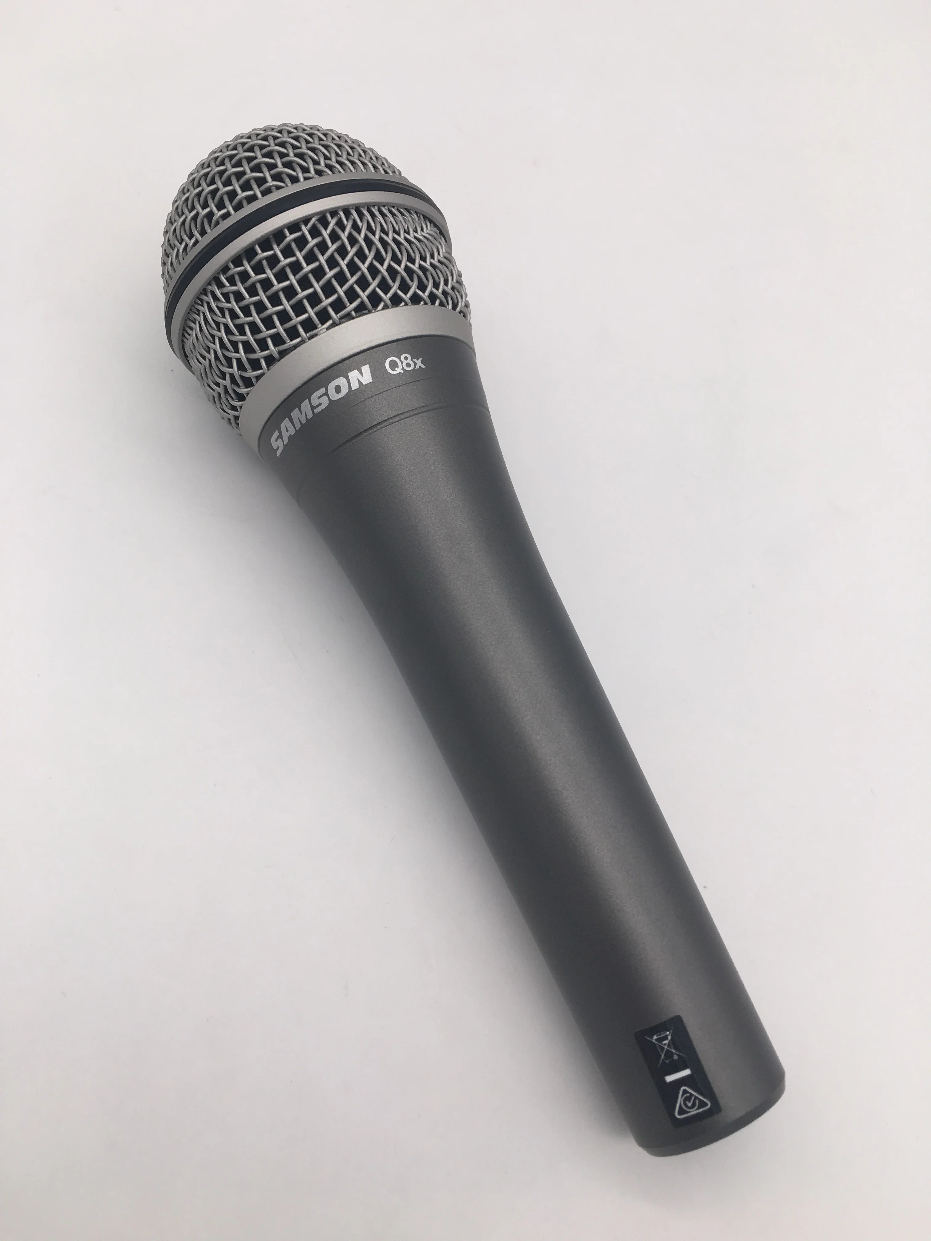 Микрофон SAMSON Q8X