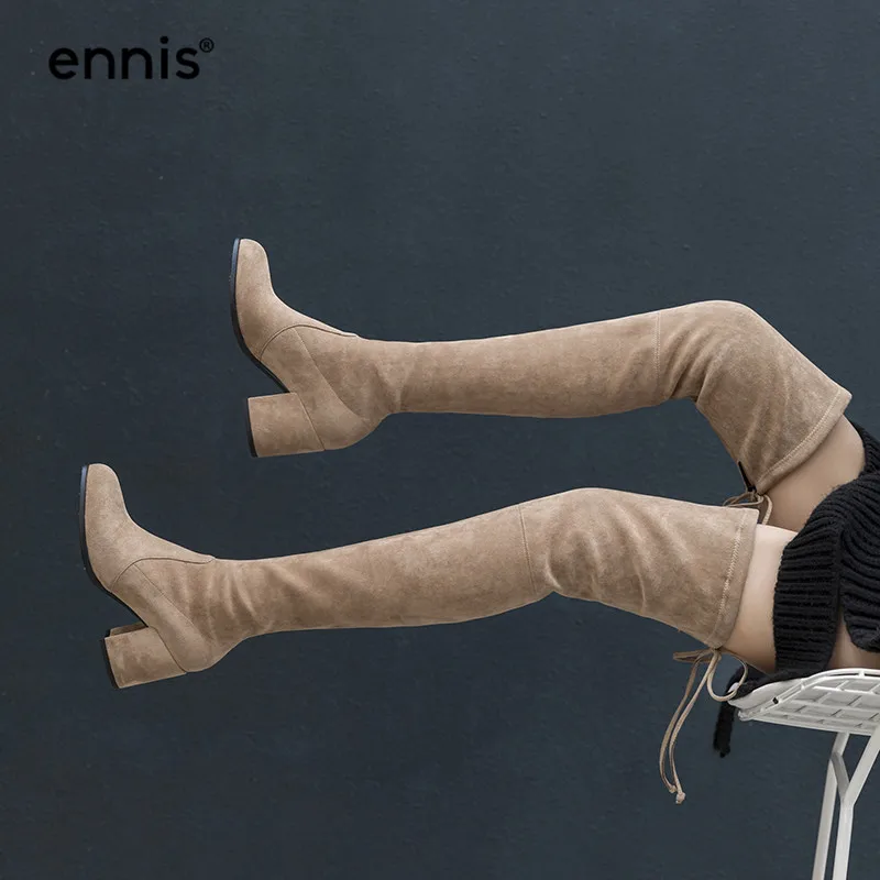 ENNIS/ г. Флоковые растягивающиеся Сапоги выше колена осенне-зимняя обувь на шнуровке на высоком каблуке женские сапоги до колена новые модные черные сапоги, L817