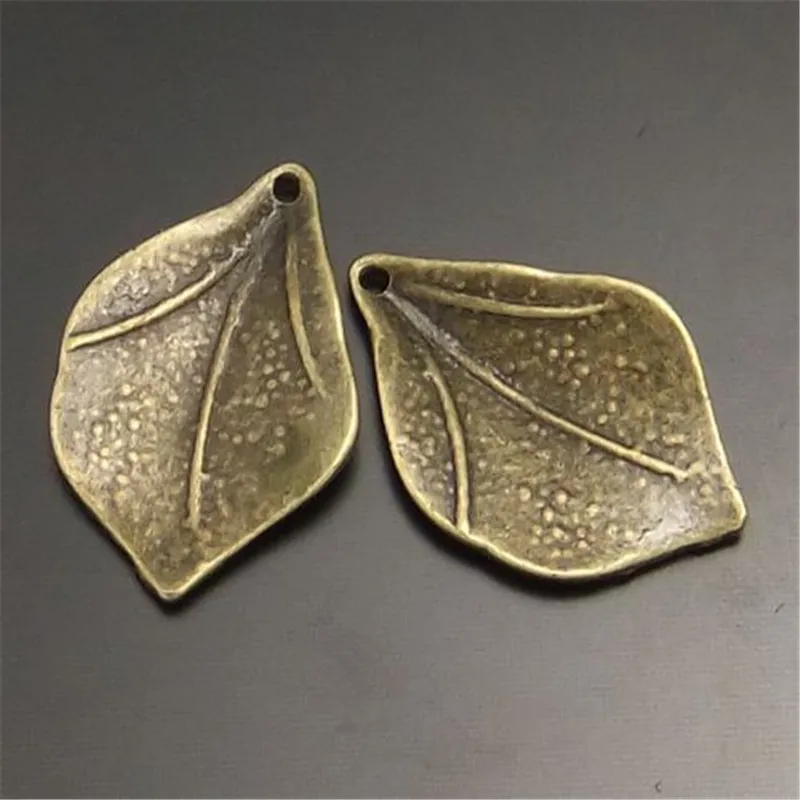 

GraceAngie 30PCS Vintage Style Bronze Color Jewelry Pendant Mini Leaf Charms Handmade Crafts Finding 21*14MM 02233