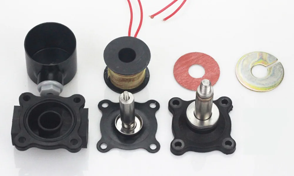 DN08/10/15/20/25/32/40/50 AC 110V AC 220V DC 12V DC 24V Пластик нормально закрытый электромагнитный клапан воды клапан переключающего клапана