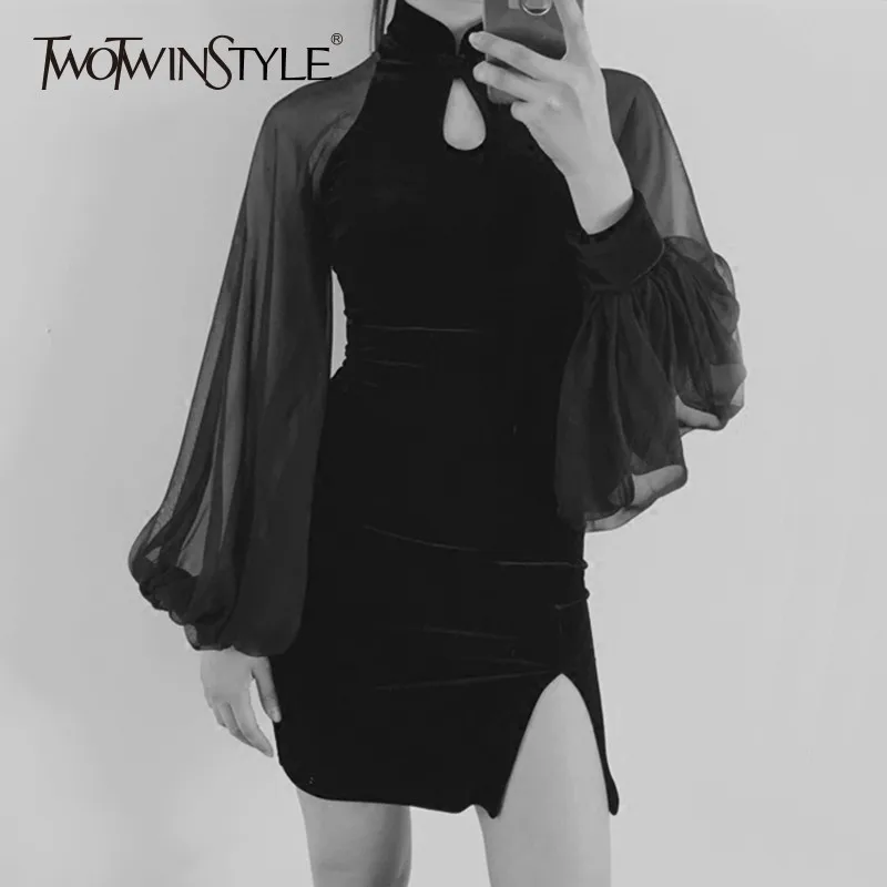 Платье-мини TWOTWINSTYLE Осеннее из шифона с высокой талией и воротником-стойкой |