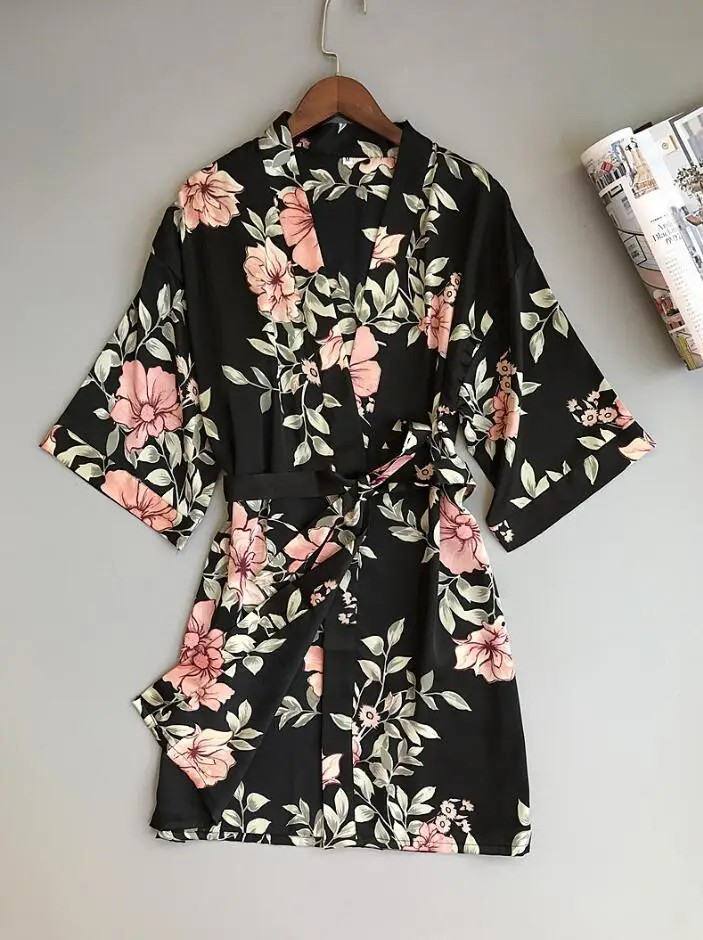 Black robe Сексуальная свадебная одежда платье женский короткий атласный халат атласный Шелковый кимоно халат летний халат для подружки невесты ночное белье плюс размер пеньюар - Цвет: Black robe