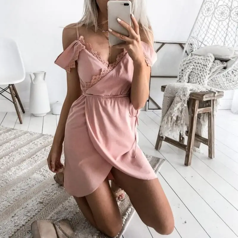 Летнее платье 2018 женское на бретелях с v образным вырезом открытыми плечами мини