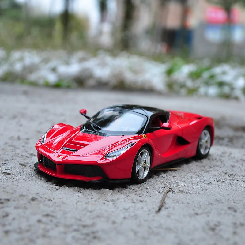 Коллекция 1:24 модель литья под давлением искусственная кожа автомобиль из сплава