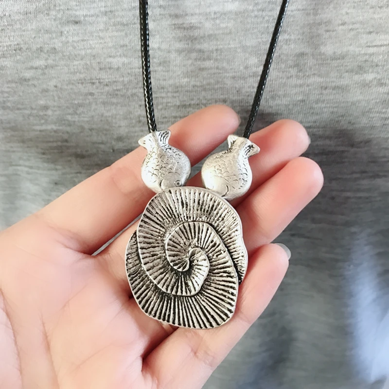 

Simple Cute Fish Charm Flower Pendant Necklace