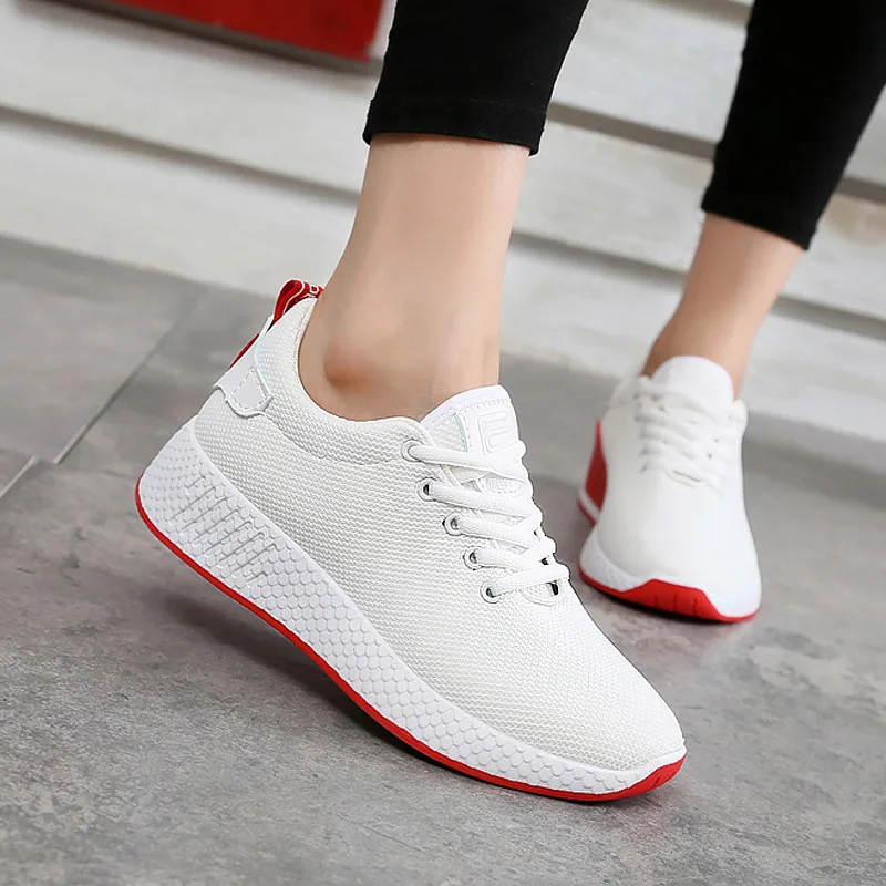 White Женские кроссовки; Новинка года; tenis feminino; спортивная обувь; Женская дышащая однотонная обувь на плоской подошве со шнуровкой; удобная повседневная обувь - Цвет: White