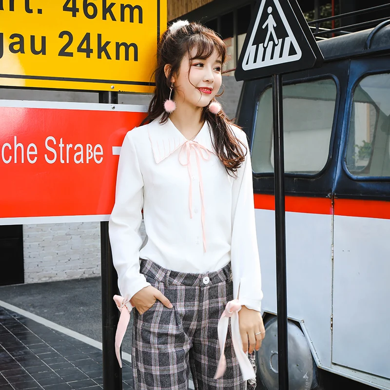 

Princess sweet lolita shirt Autumn and winter day sweet lace bow by age all-match embroidery female white shirt Lapel wings VC76