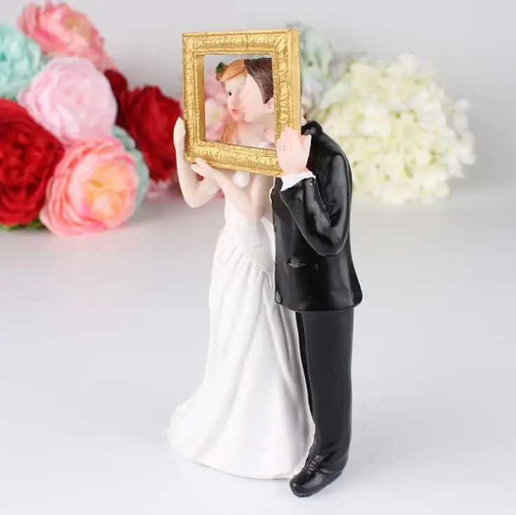 Бесплатная доставка: фоторамка для свадебного подарка, фигурка идеальной пары на свадебном тортике.