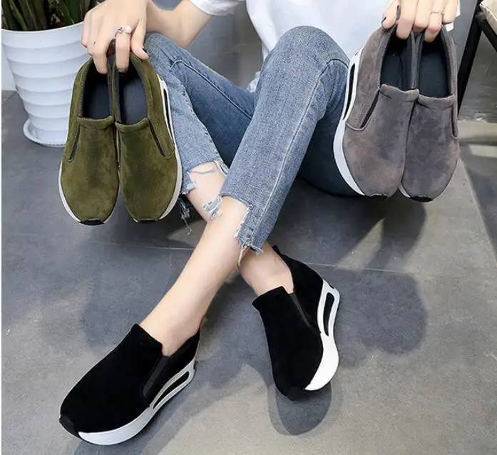 Женские повседневные кроссовки из флока на высоком каблуке 6 см дышащие