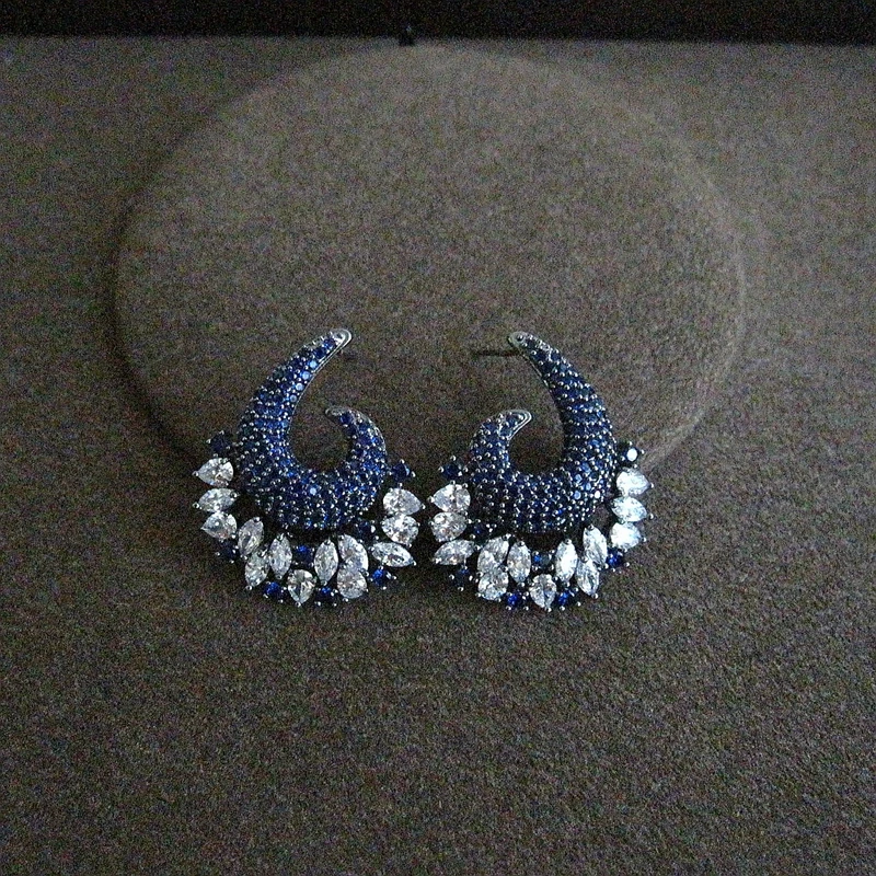 Женские серьги-гвоздики с фианитом e7366 | Украшения и аксессуары