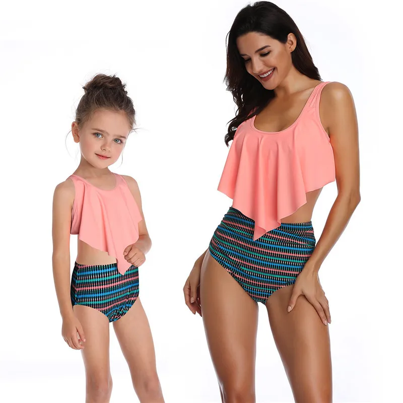 2019 купальники для мамы и дочки семейный образ одежда бикини