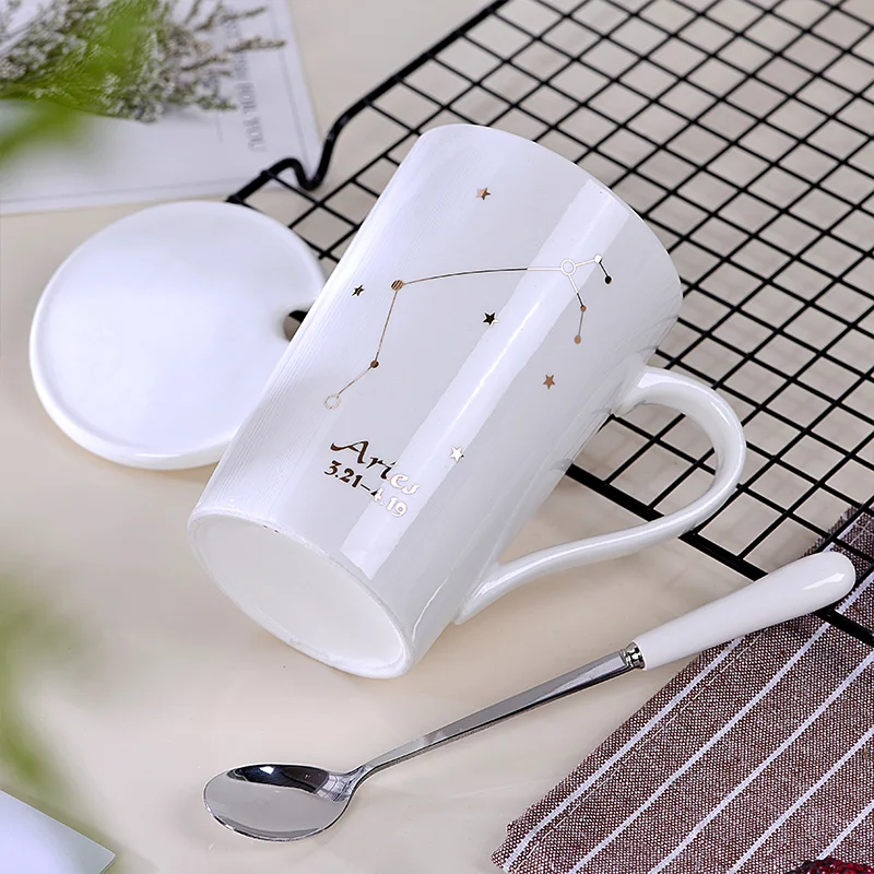 Оригинальная кофейная кружка 12 созвездий черно белая фарфоровая с крышкой и