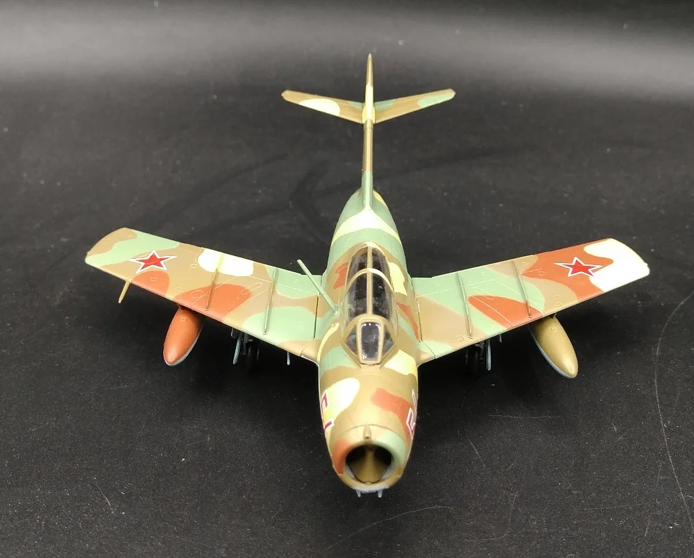 Редкая ценность 1:72 модель fighter MiG MIG15 тренировочная коллекция рук 37135 праздничные