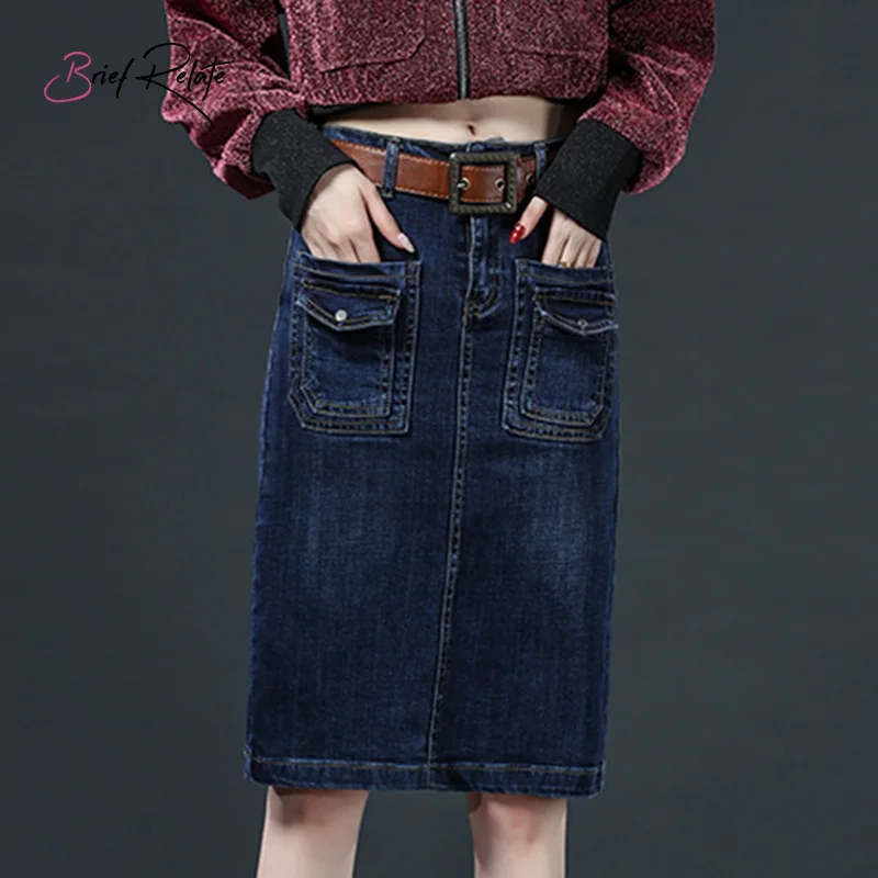 Короткие темно-синие джинсовые юбки средней длины с карманами металлическими