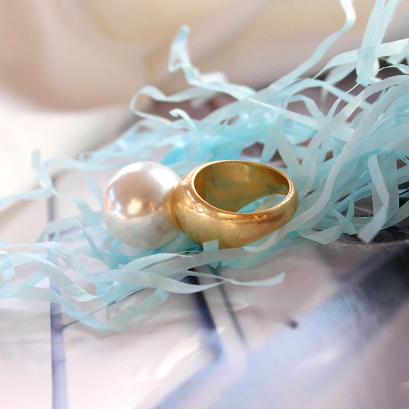 Baroque Round Imitation Pearl Vintage Ring Gold Color Minimalist Geometric Personality Exaggerated Finger Ring Bague Femme