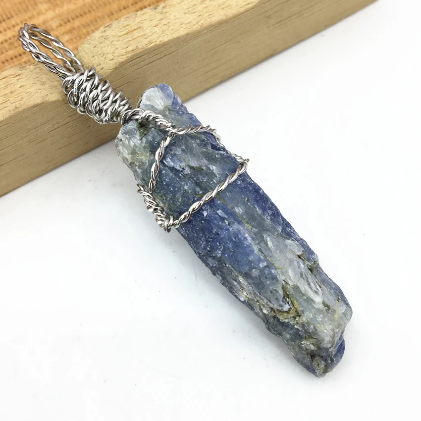 Изысканный ручной работы natural Камень blue кианит Неправильной Charms серебряный
