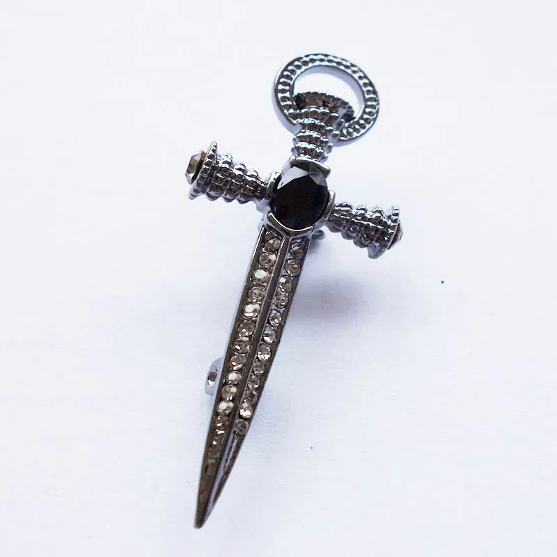 2018 модные ювелирные изделия эмалированная булавка хрустальный крест брошь меч