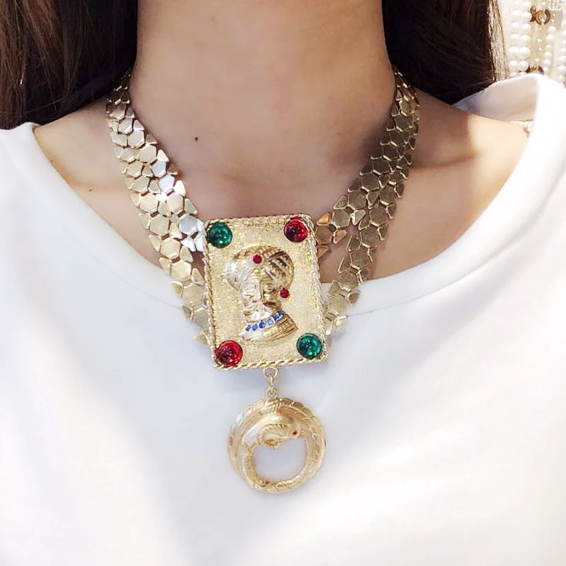 

Amorita Boutique Cystal Arabic India Figure Ethnic Pendant Necklace Gold Metal Necklace 2 Ways Wear