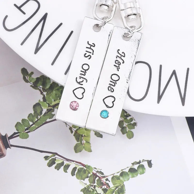 Простая прямоугольная двухкомпонентная подвеска Стразы с гравировкой и буквами