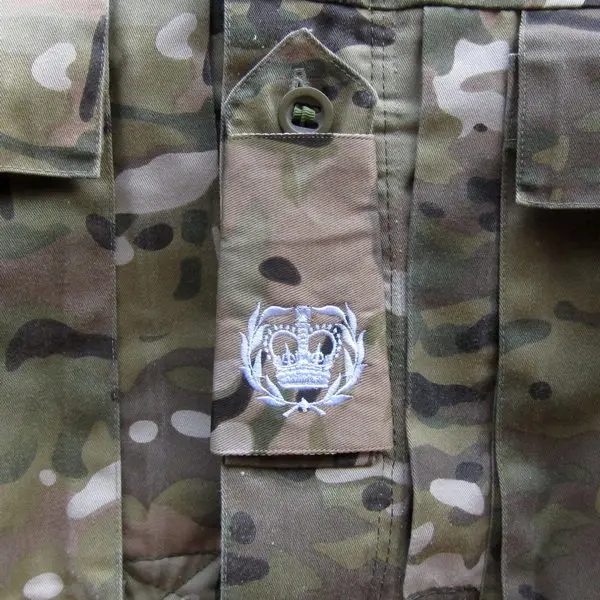 Британская армейская вышивка Мультикам MTP WO II RQMS/QMSI белый ранг горки Военная