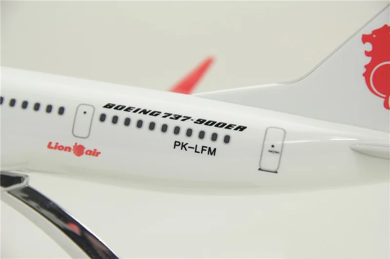 1/100 масштабный самолет 40 см Boeing B737-900 Индонезия Лев воздушная линия модель игрушки