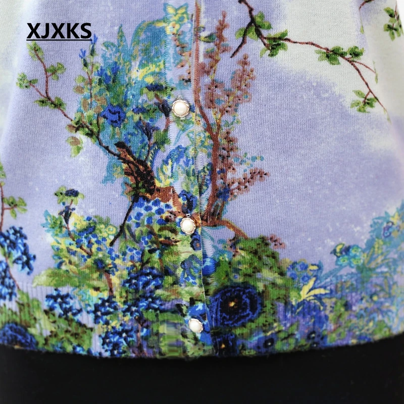 Женский трикотажный свитер с круглым вырезом и длинным рукавом |