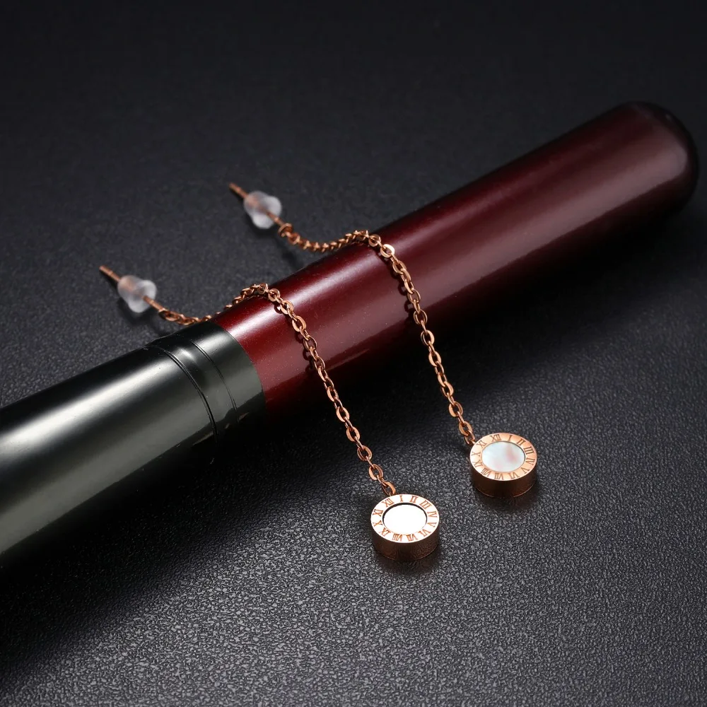 European and American style Roman numerals earrings Girls titanium steel black white two-sided 3-GE350 | Украшения и аксессуары