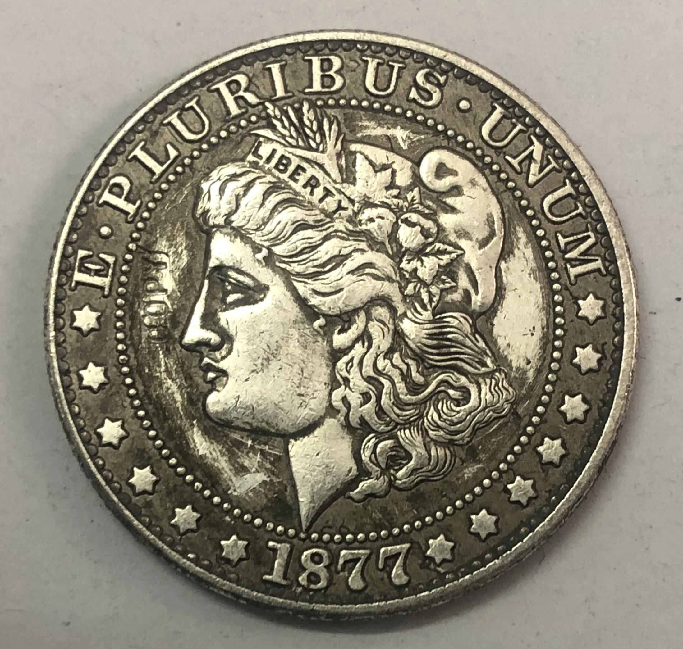 Модель 1877 доллара США с рисунком "1877"